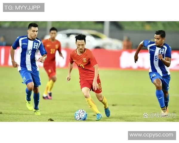 球星帅哥足球风采：从场上到场下的魅力与影响力