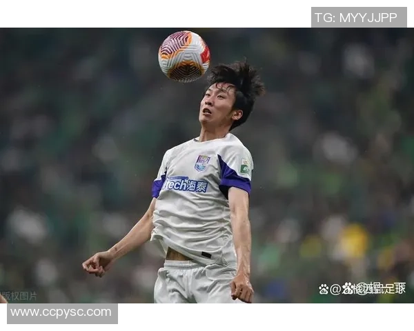 足球巨星暖心行动亲自登门为球迷送上意想不到的惊喜礼物