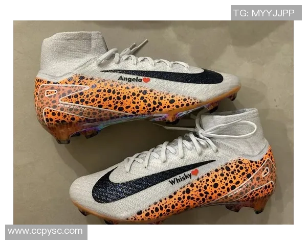 80年代经典球星足球鞋回顾 展现黄金时代的独特魅力与风采 80年代经典球星足球鞋回顾 展现黄金时代的独特魅力与风采