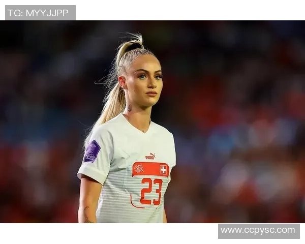 女足球星穿女装亮相引发热议展现独特魅力挑战传统性别界限 女足球星穿女装亮相引发热议展现独特魅力挑战传统性别界限