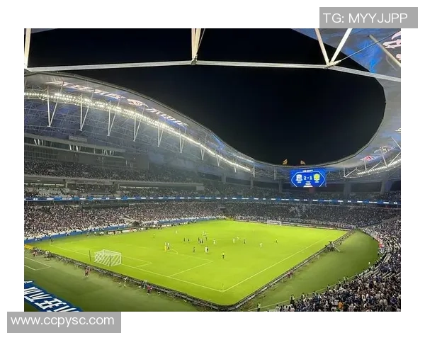 左脚大师在绿茵场上的精彩内传技术揭秘与球场风采展现 左脚大师在绿茵场上的精彩内传技术揭秘与球场风采展现