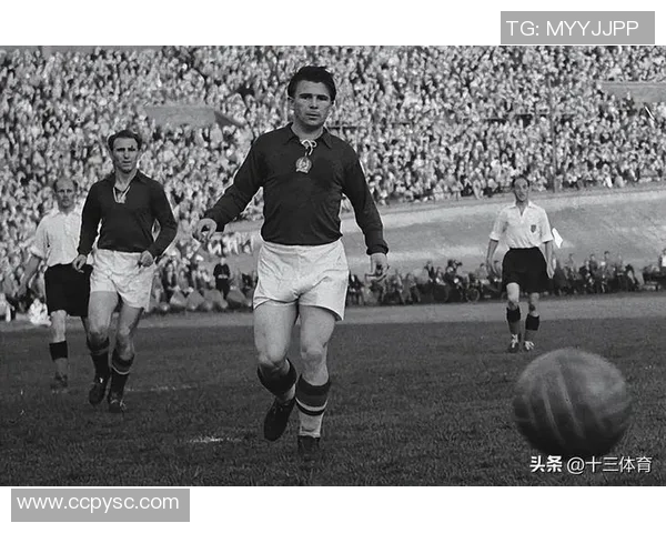 足球历史十大顶级挡球球员排行榜深度解析 足球历史十大顶级挡球球员排行榜深度解析